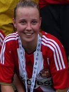 Mead celebrating Sunderland's promotion to WSL1 in 2014 Beth mead sunderland.jpg