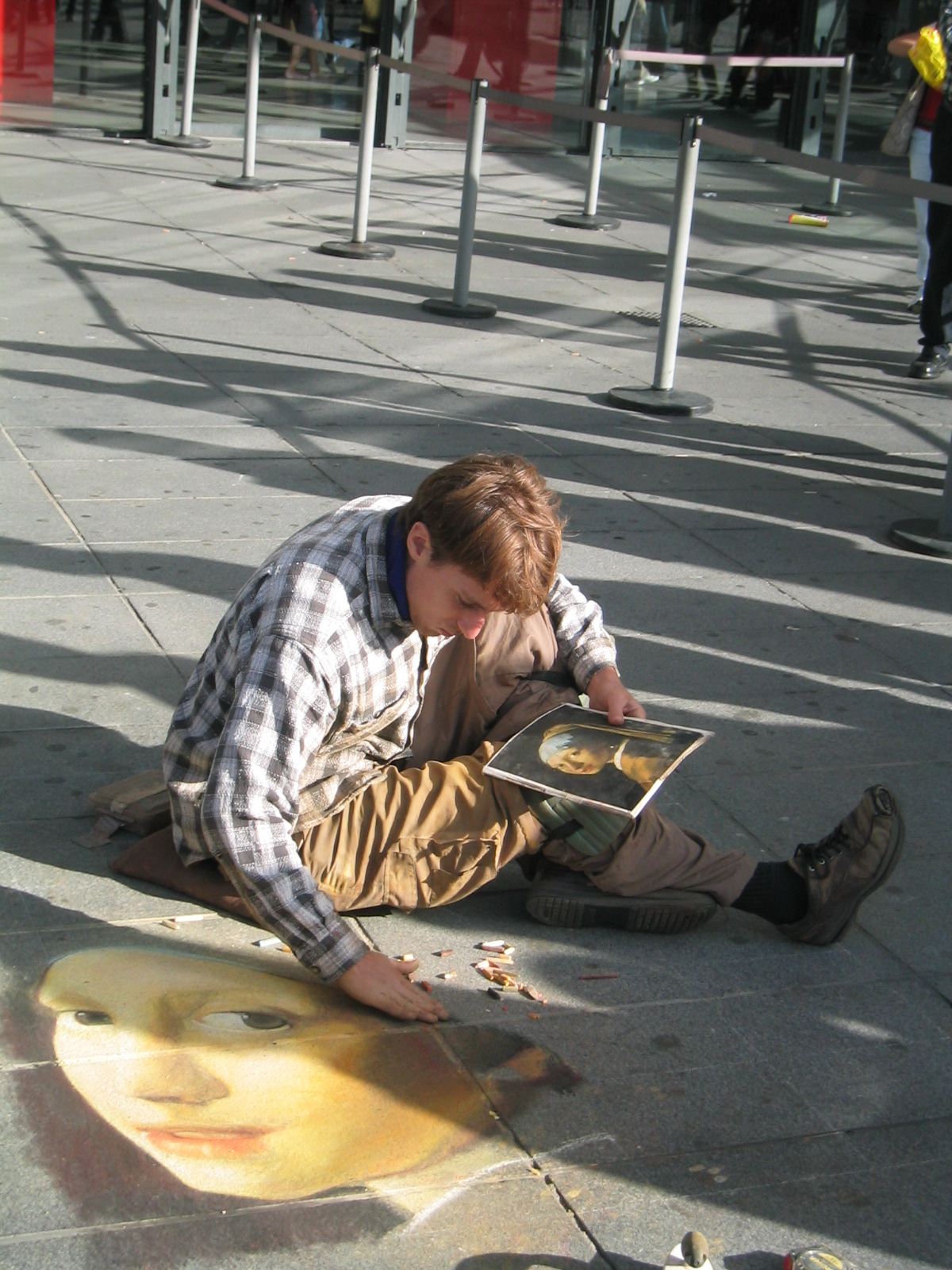 Street artist Centre Pompidou.jpg