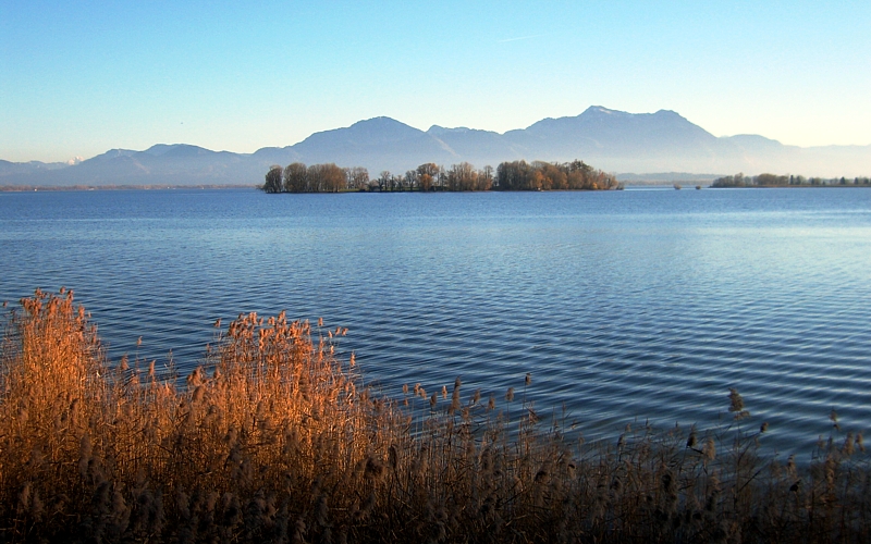 http://upload.wikimedia.org/wikipedia/commons/5/56/Chiemsee021.jpg