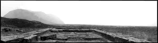 Vue panoramique du site de Calydon depuis le sanctuaire du Laphrion