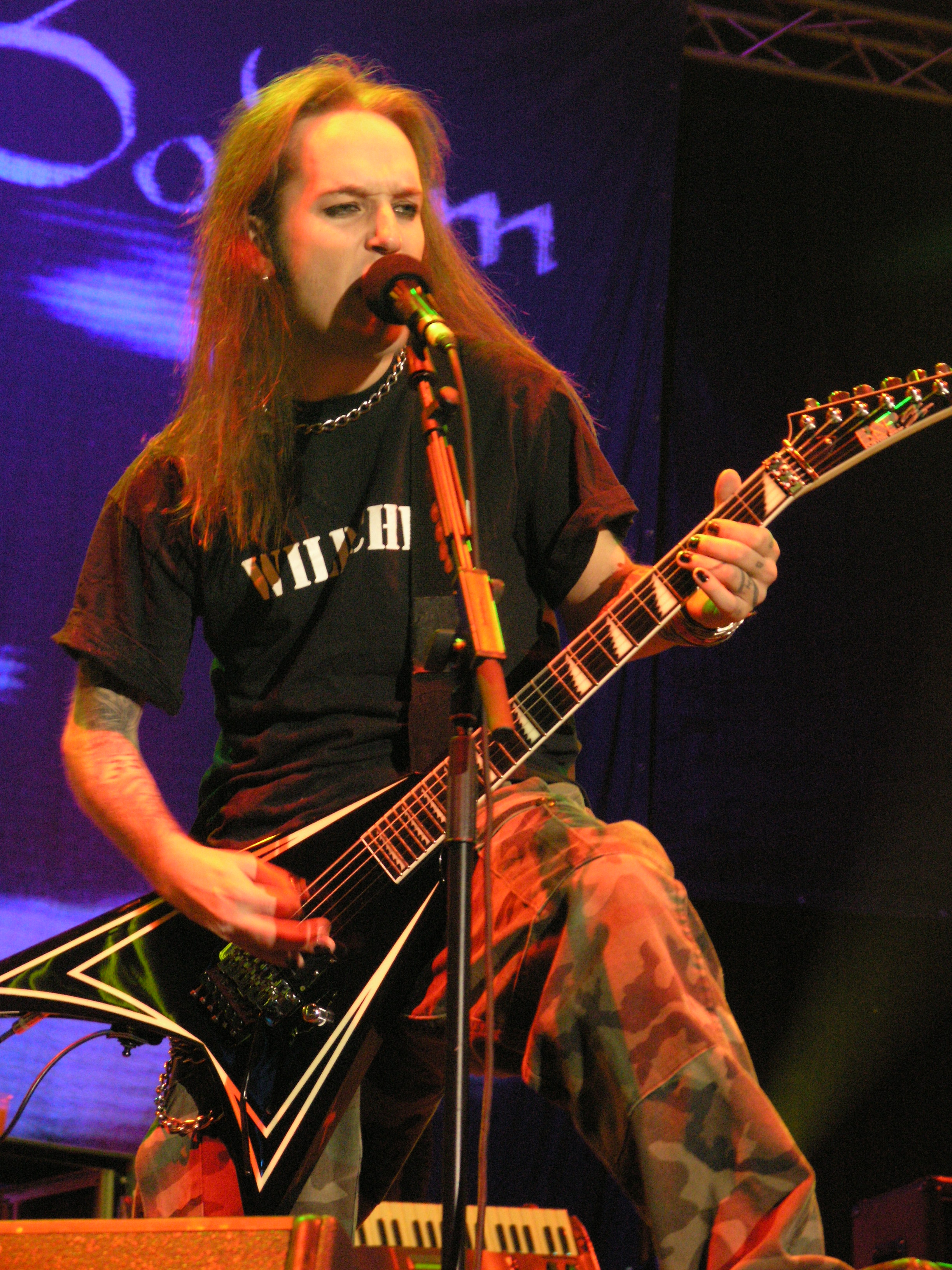 http://upload.wikimedia.org/wikipedia/commons/5/57/Masters_of_Rock_2007_-_Children_of_Bodom_-_Alexi_Laiho_-_02.jpg