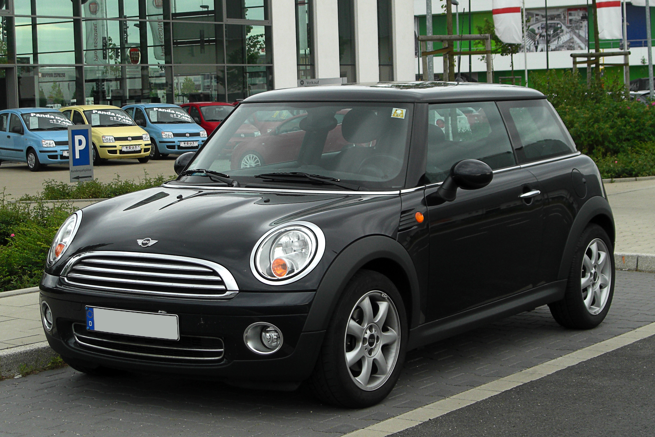 File:Mini Cooper (R56) – Frontansicht, 28. Mai 2011, Düsseldorf.jpg