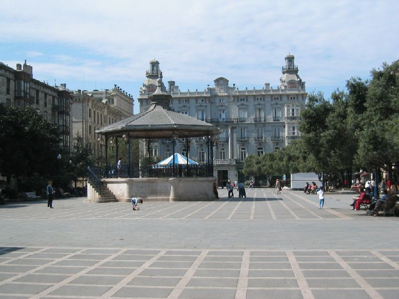 File:Plaza de Pombo en Santander.PNG