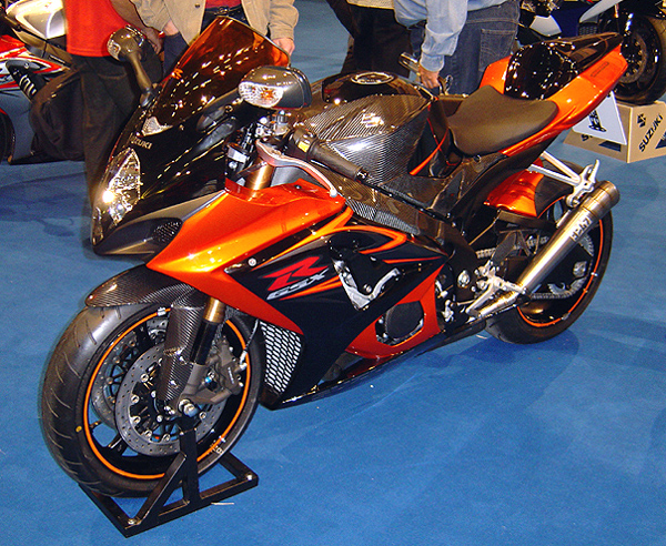 http://upload.wikimedia.org/wikipedia/commons/5/5a/Suzuki_GSX-R_1000_K7-1.jpg