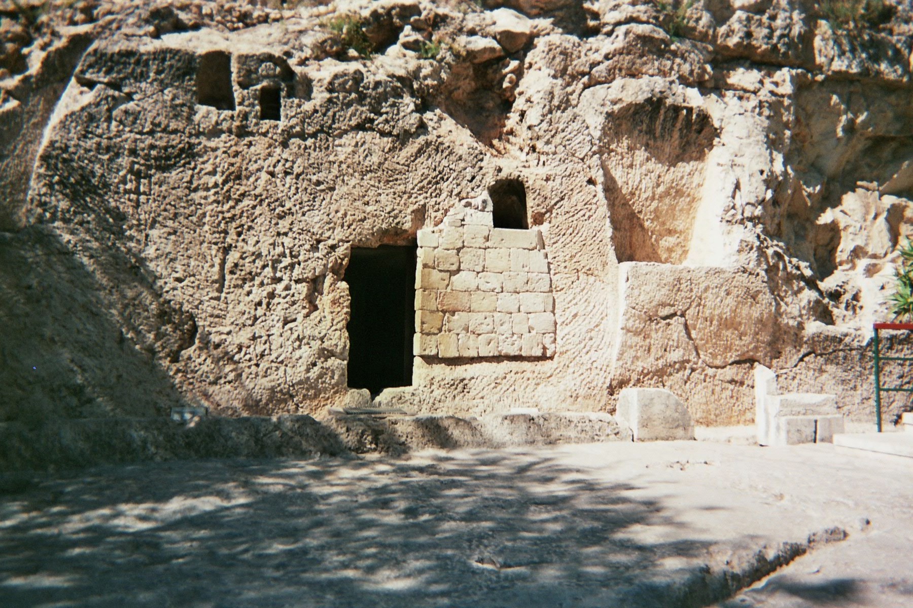 Tomb that might resemble the one donated by Joseph of Arimathea.
