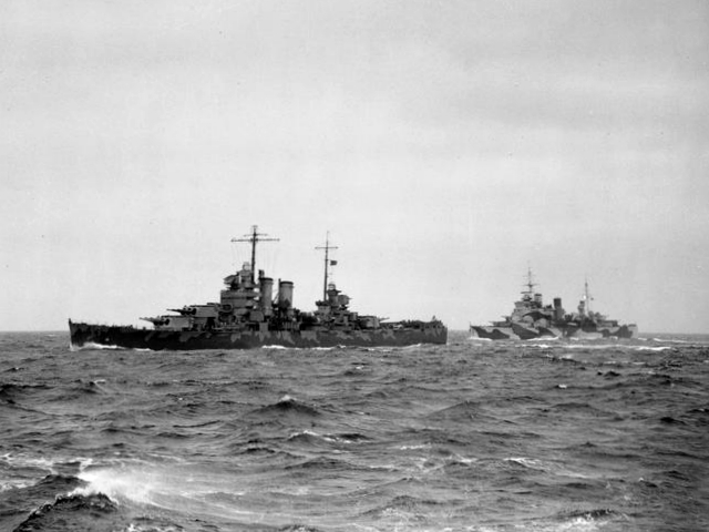 8 in heavy cruiser HMS London, of the second 'County