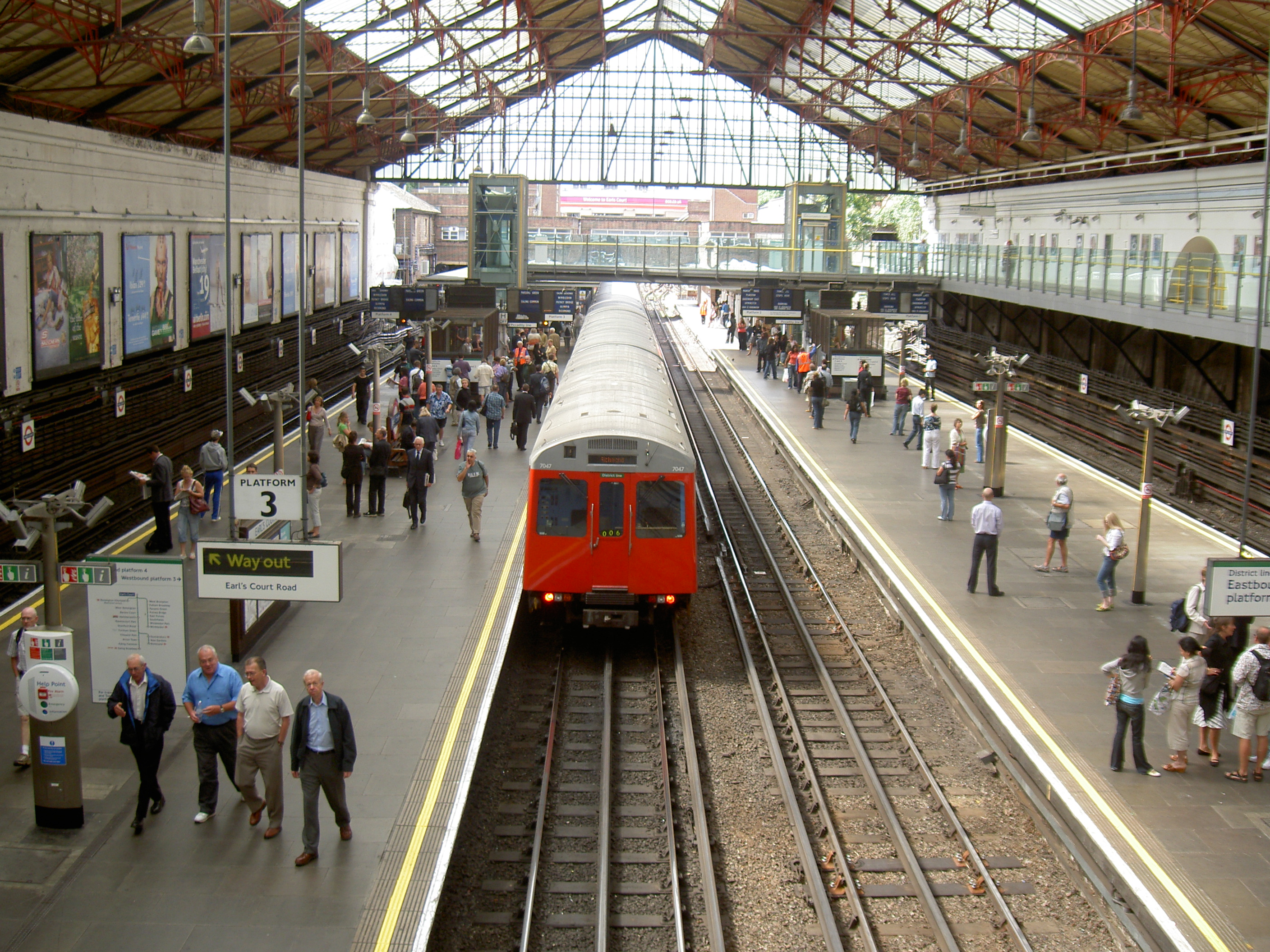 train station dimensions