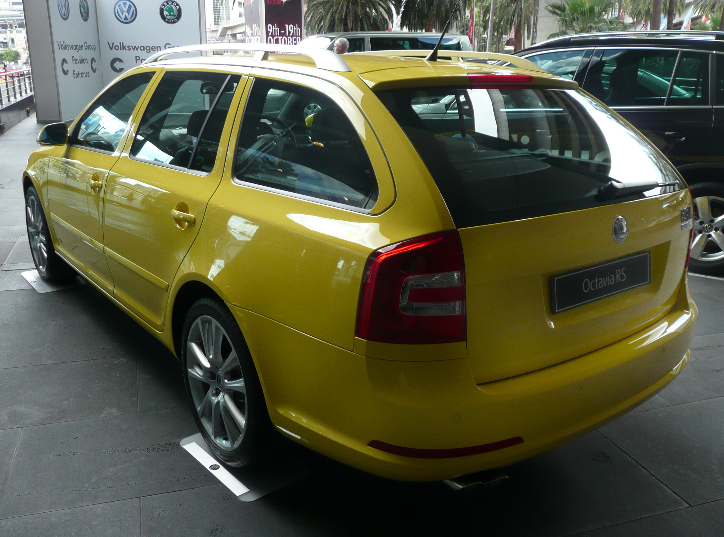 File:Skoda Octavia II Combi Facelift Heck.JPG - Wikimedia Commons