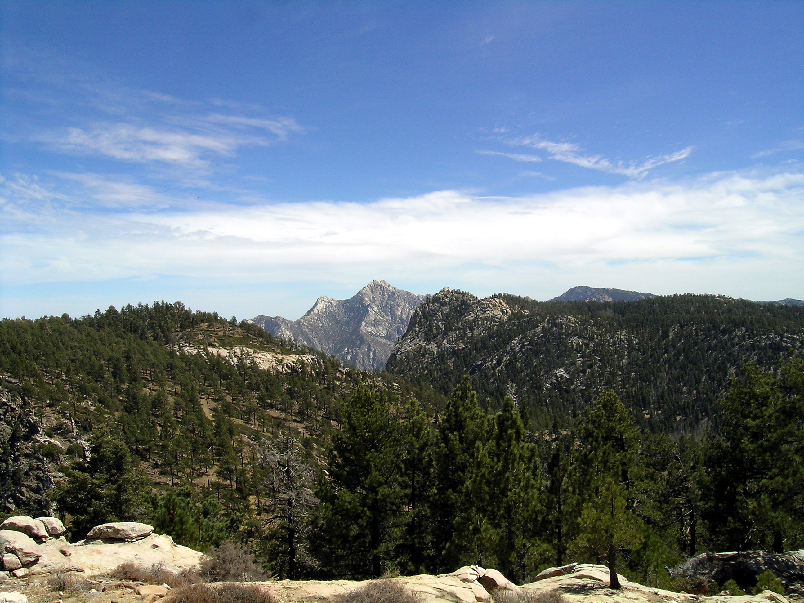 http://upload.wikimedia.org/wikipedia/commons/6/61/Devils-Peak_Sierra-SanPedroMartir_BajaCalifornia_Mexico.jpg