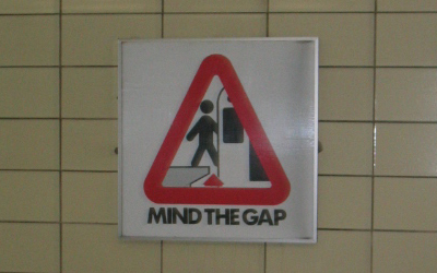 File:Mind-the-gap-toronto.jpg