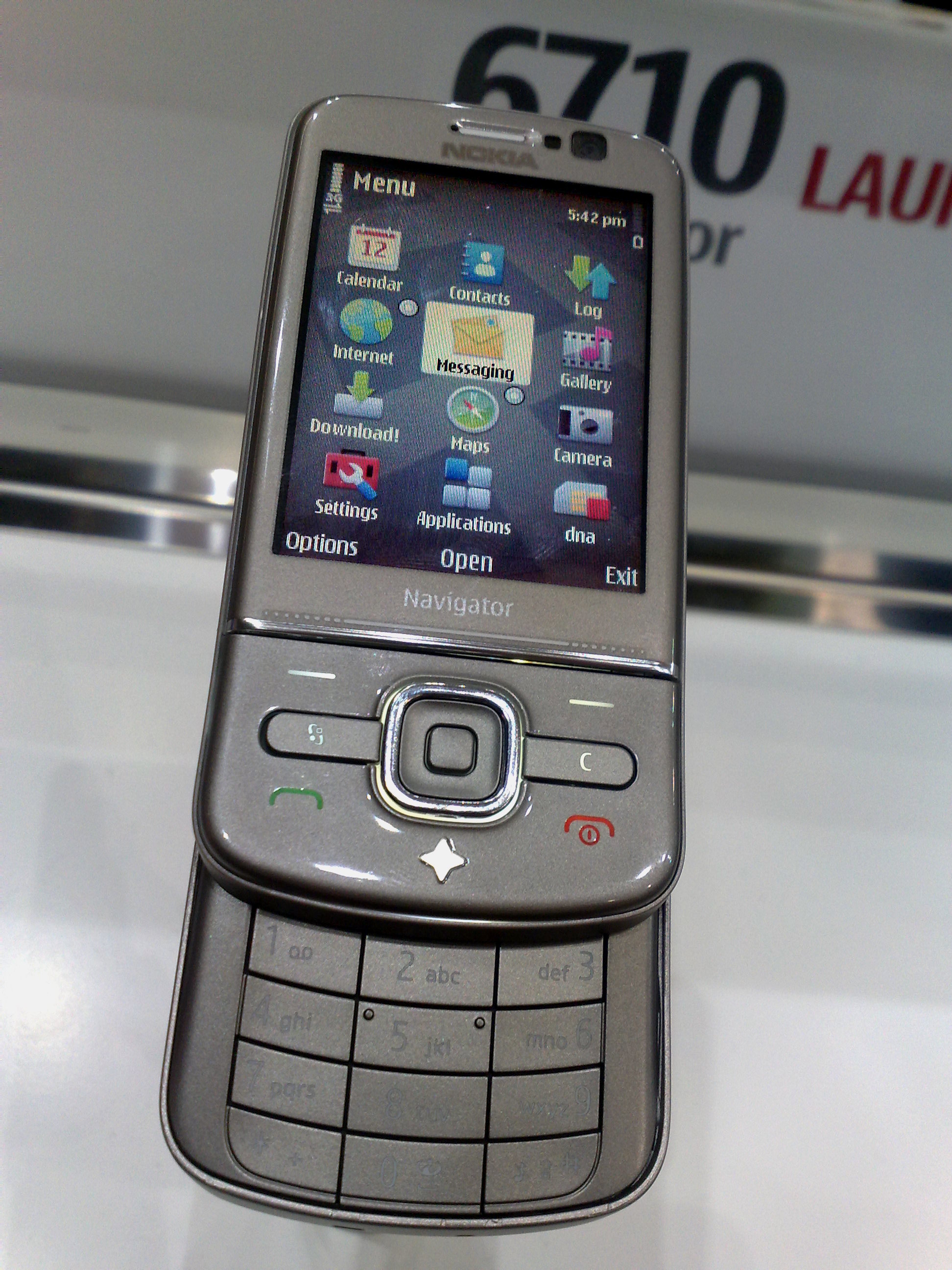 Nokia_6710_Navigator_(open)_(3284598189)