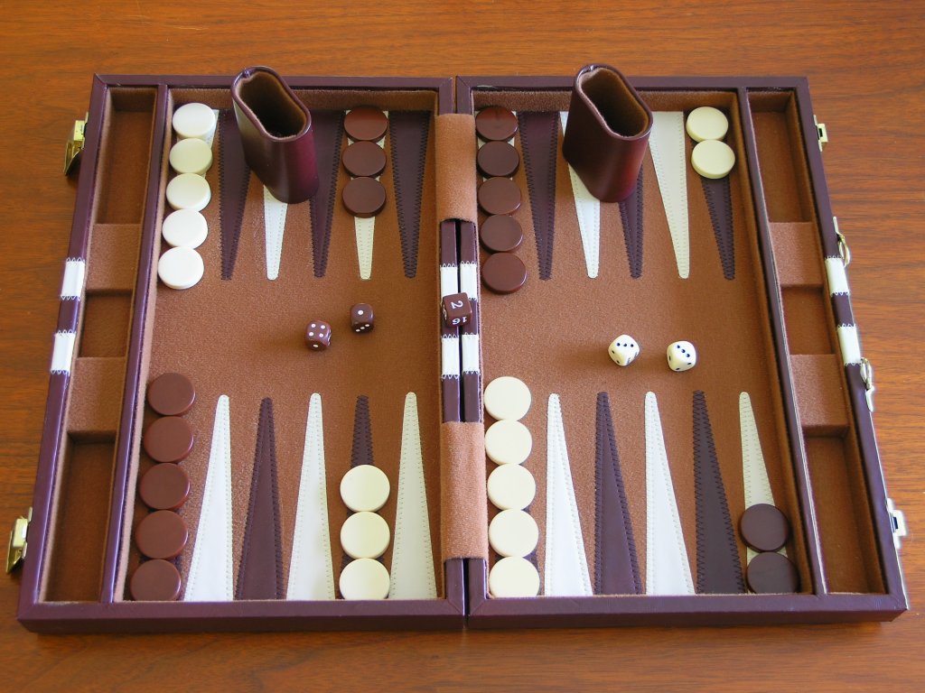Backgammon board showing starting positions