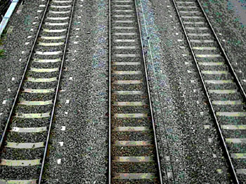 [Image: Three_rail_tracks_350.jpg]