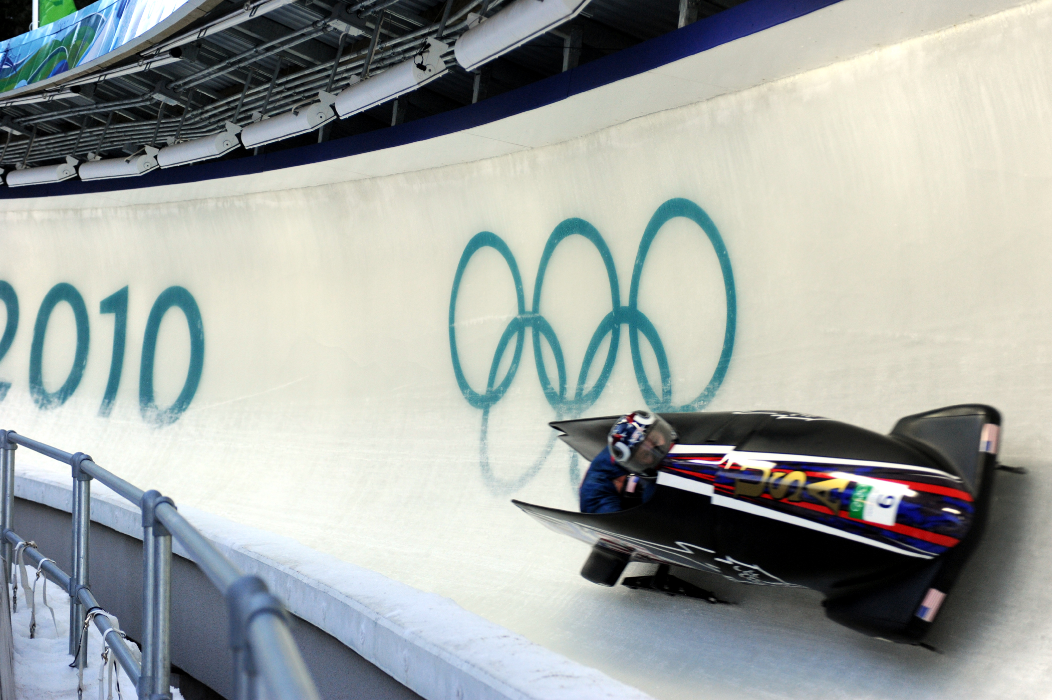 http://upload.wikimedia.org/wikipedia/commons/6/64/USA_I_in_heat_1_of_2_man_bobsleigh_at_2010_Winter_Olympics_2010-02-20.jpg
