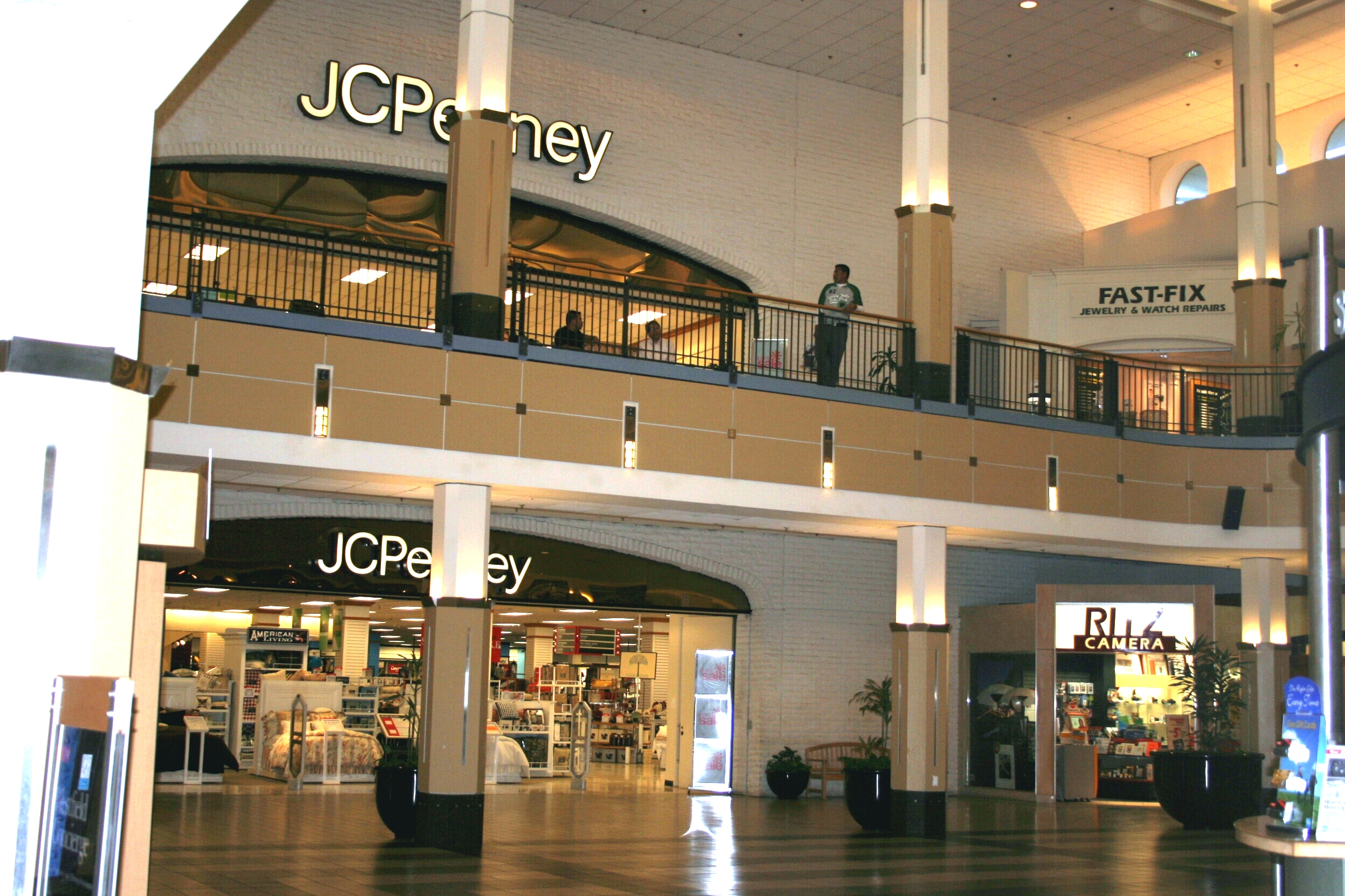 File:Westfield Plaza Camino Real - JCPenney Courtyard (2009-03-01).jpg