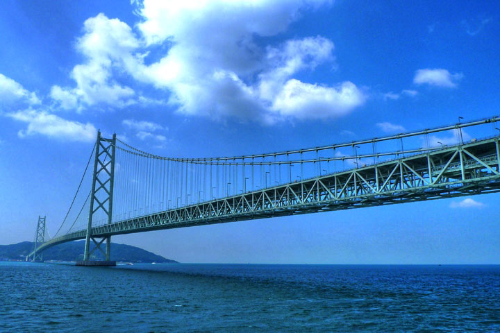 akashi bridge japan