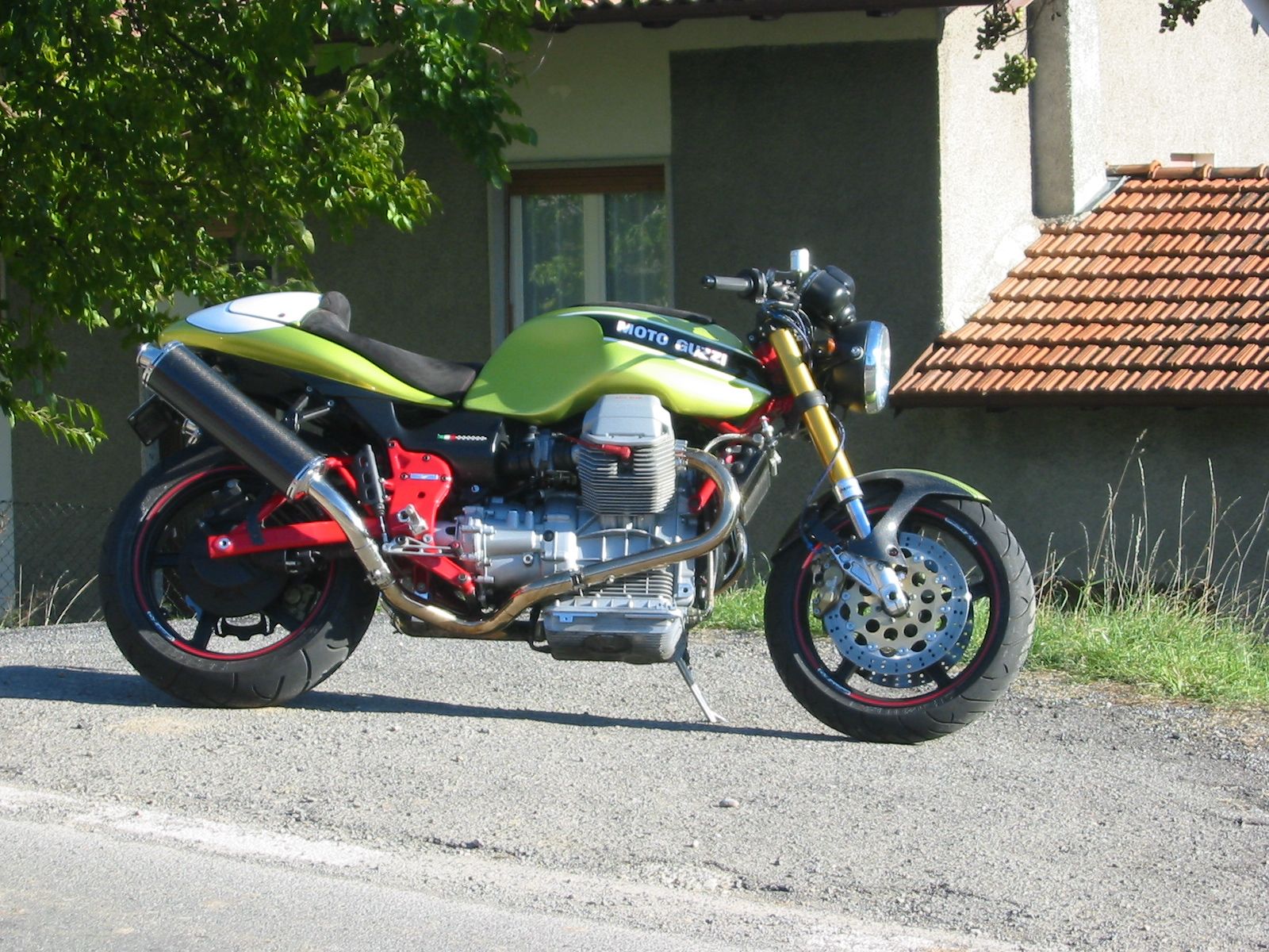 moto guzzi v11