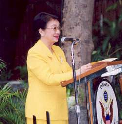 Aquino_2003.jpg