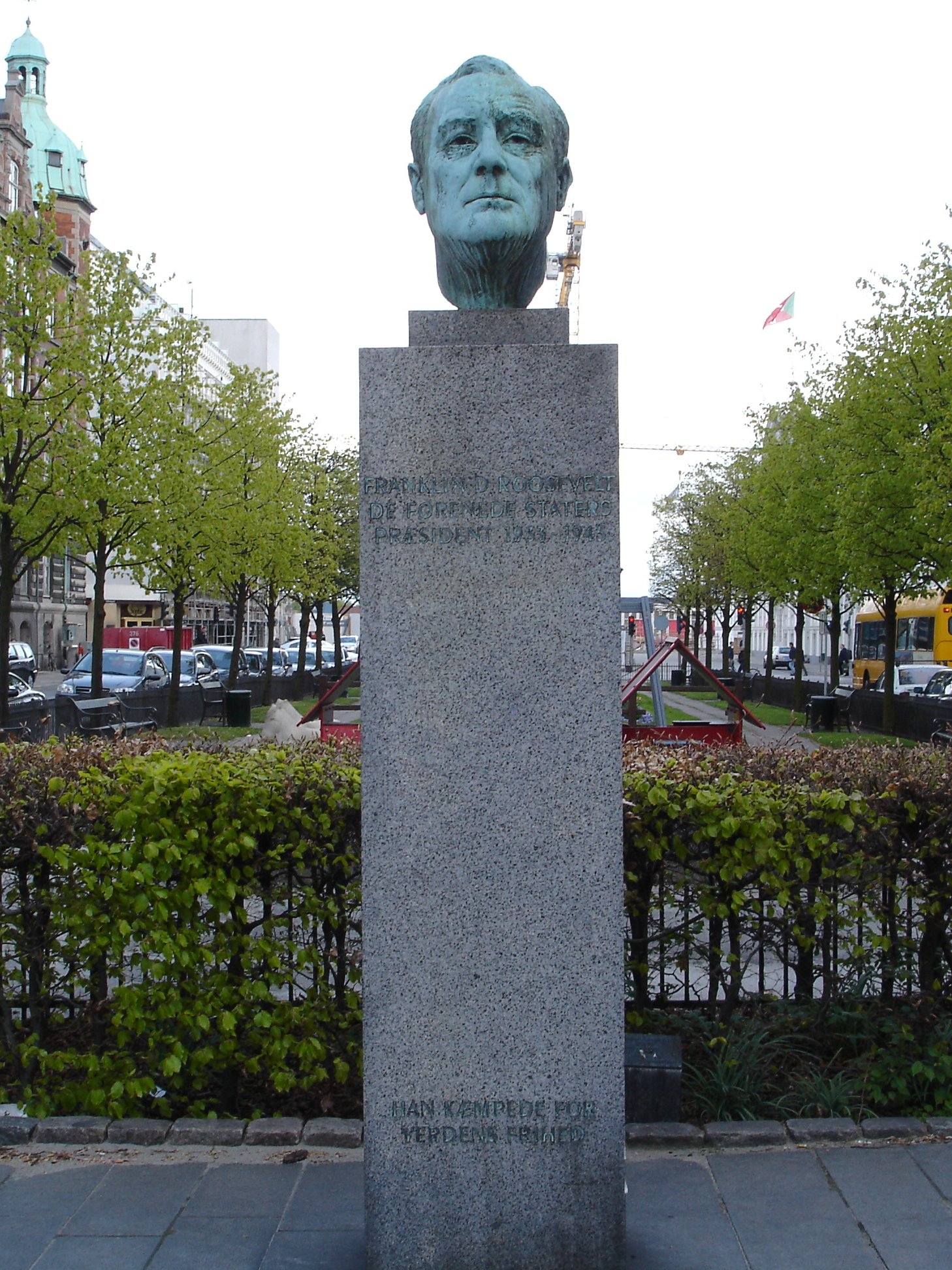 http://upload.wikimedia.org/wikipedia/commons/6/66/Franklin_D_Roosevelt_Copenhagen.jpg