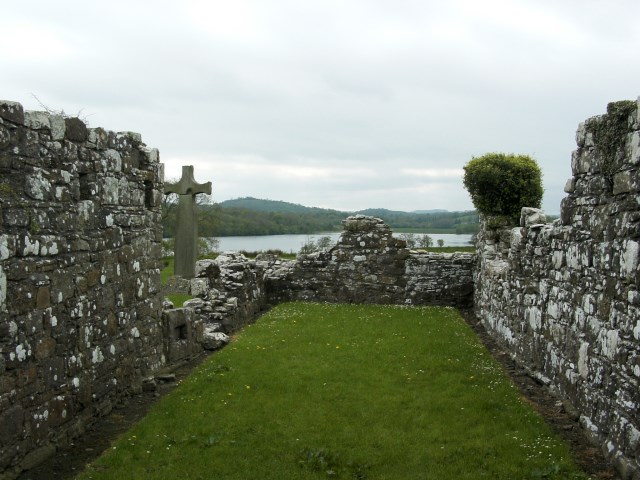 English: Ruins of Inishmacsaints