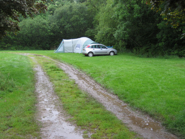 http://upload.wikimedia.org/wikipedia/commons/6/67/Camping_in_the_rain_at_Westermill_Farm_-_geograph.org.uk_-_513816.jpg