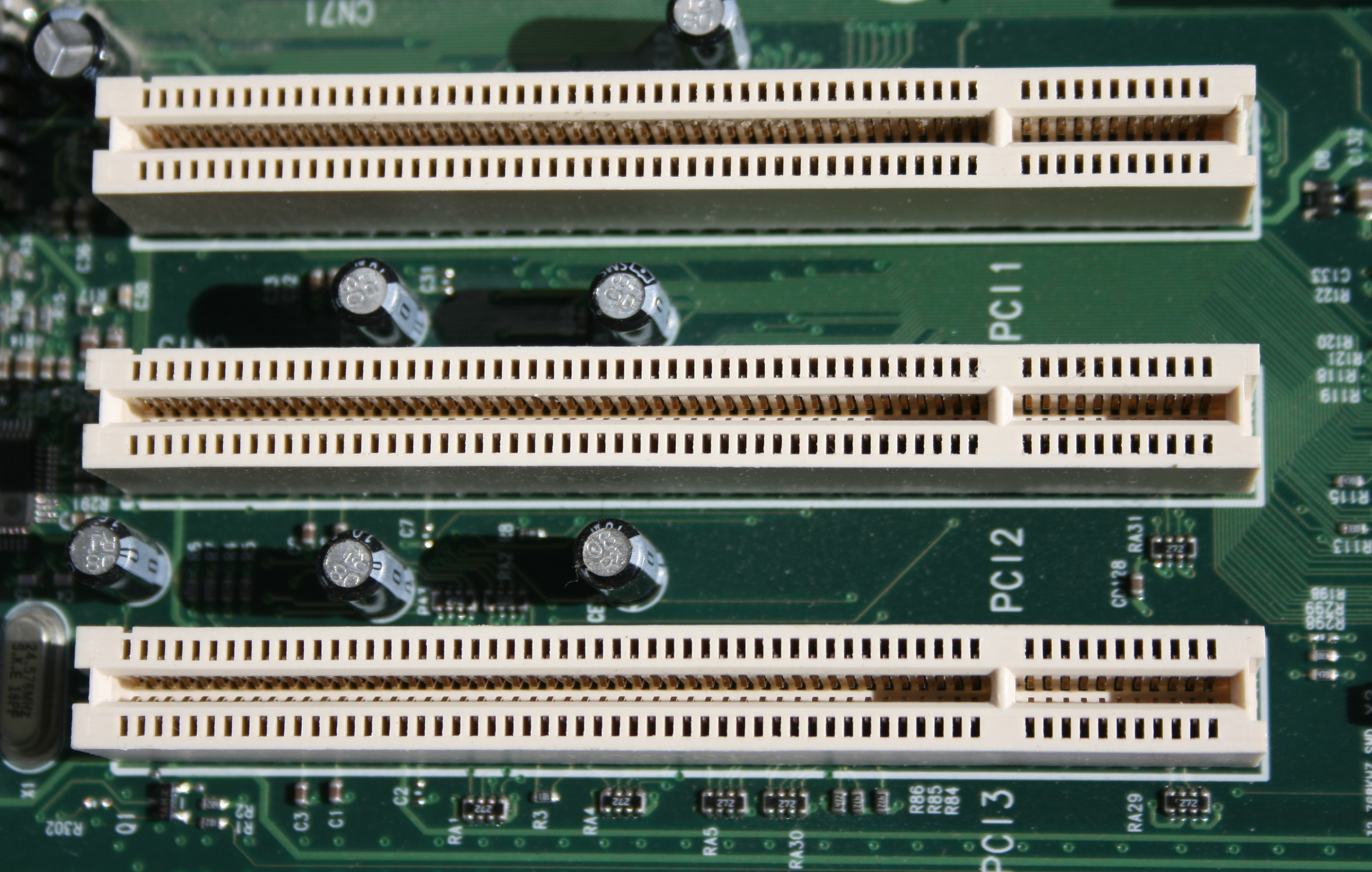 File:PCI Slots Digon3.JPG - Wikipedia