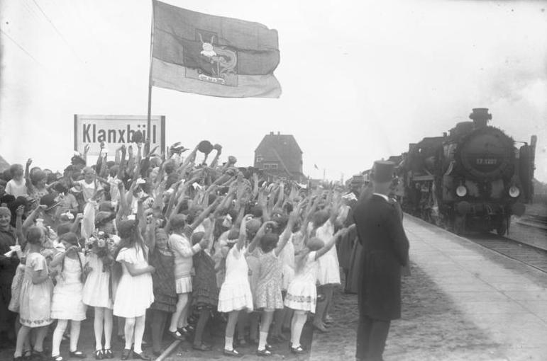 Hindenburgdamm. Foto: Deutsches Bundesarchiv (German Federal Archive), Bild 102-04340