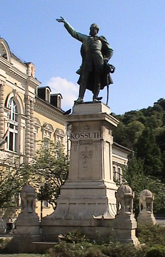Fájl:Statue Kossuth Miskolc.jpg