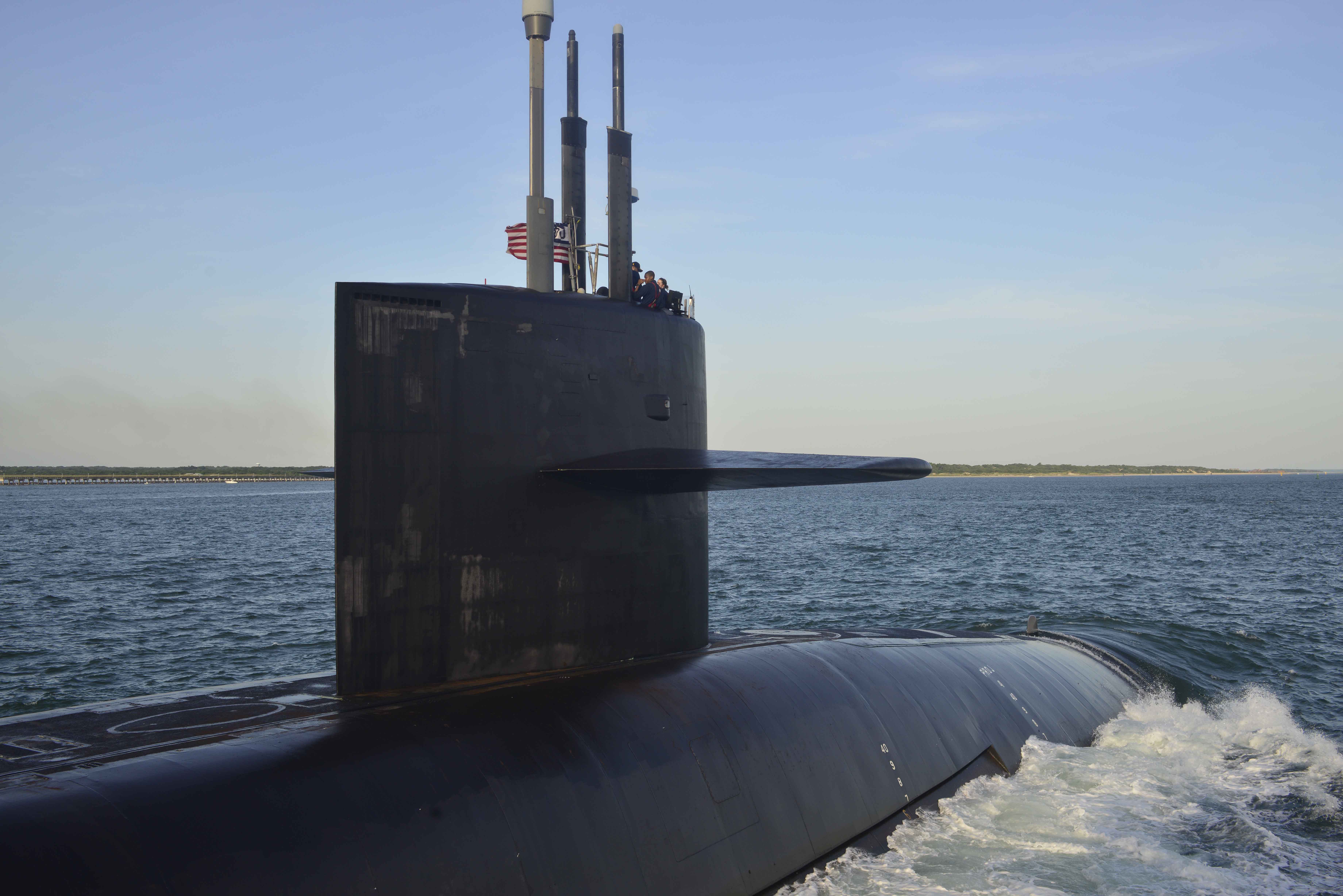 File:The ballistic missile submarine USS Wyoming (SSBN 742) returns to