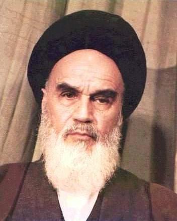 Ajatollah Ruhollah Khomeini, Iranin islamilaisen vallankumouksen kynnistj 1979 ja sen jlkeen Iranin korkein uskonnollinen johtaja kuolemaansa 1989 asti. Kuvalhde: Wikipedia.