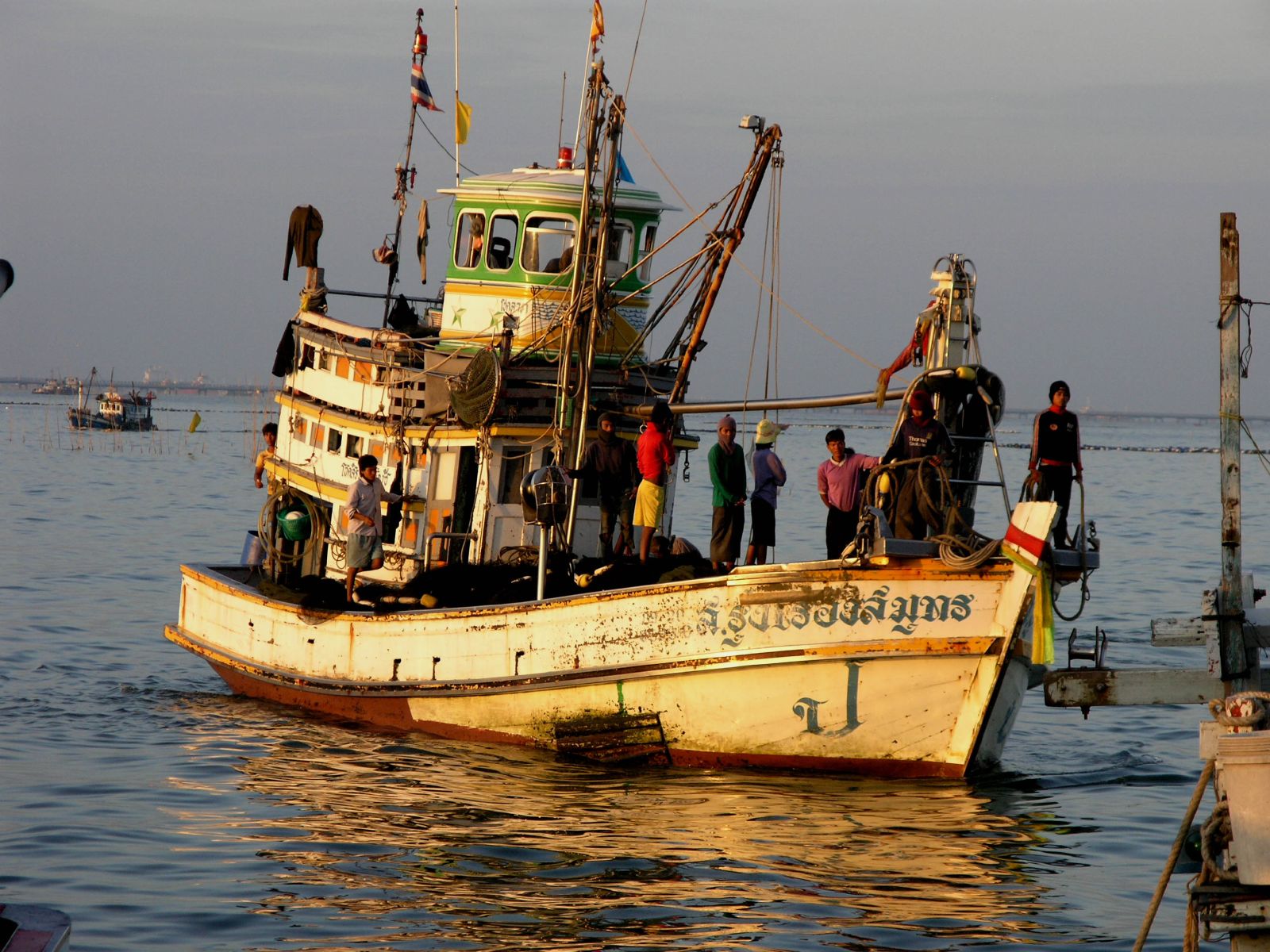 File:Thai fishing boat 02.jpg - Wikipedia