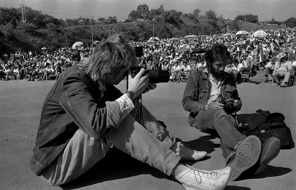 Rebecca_Hearfield_Photographing_Kevin_Carter