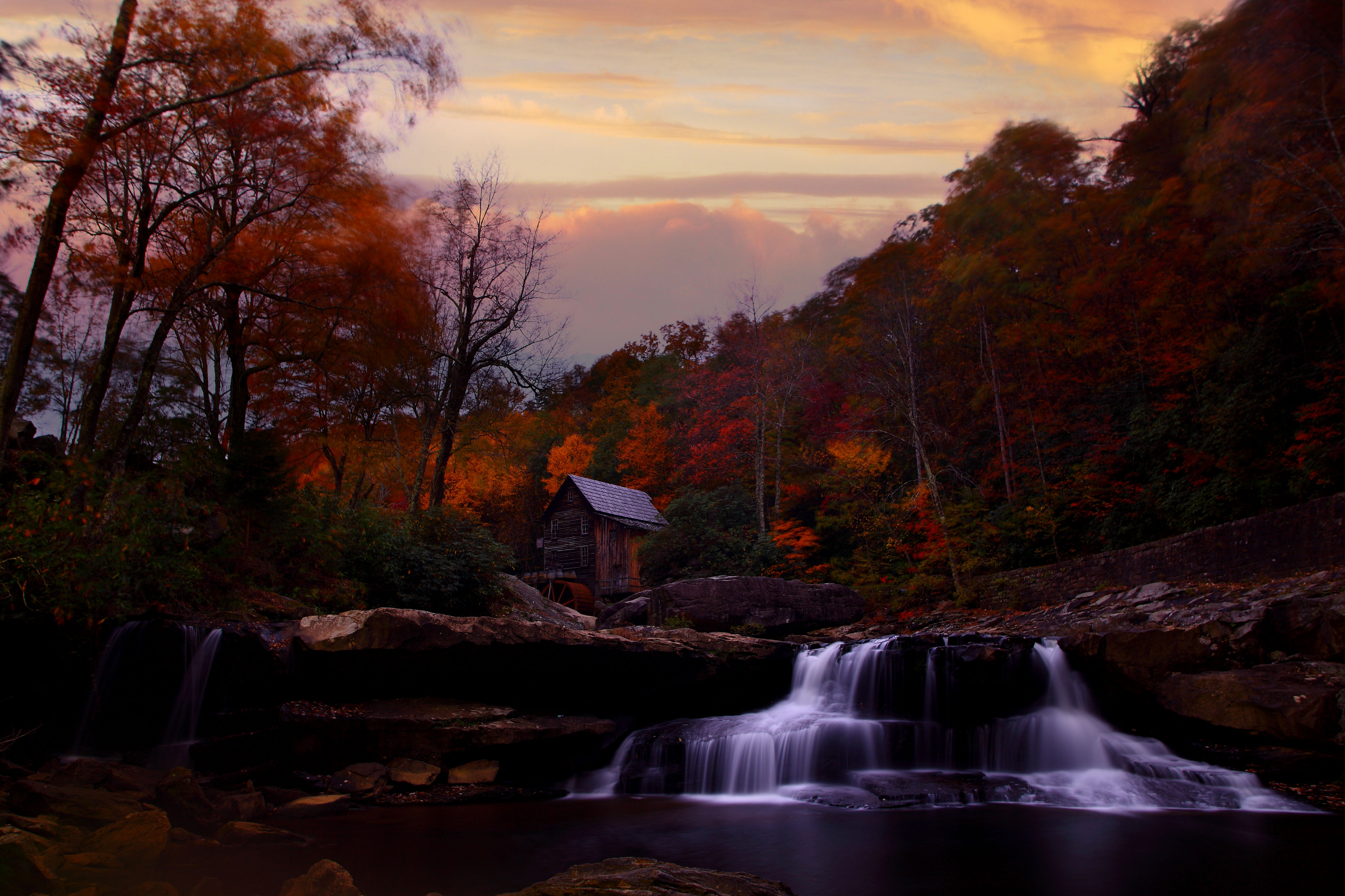 Description Fall-sunset-gristmill - Virginia - ForestWander.jpg