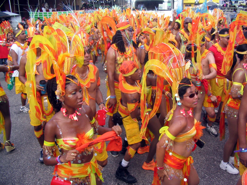 Датотека:Orange Carnival Masqueraders in Trinidad.jpg