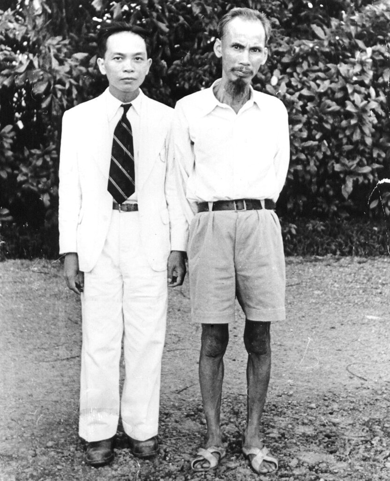 Hồ Chí Minh (right) with Vo Nguyen Giap (left)...