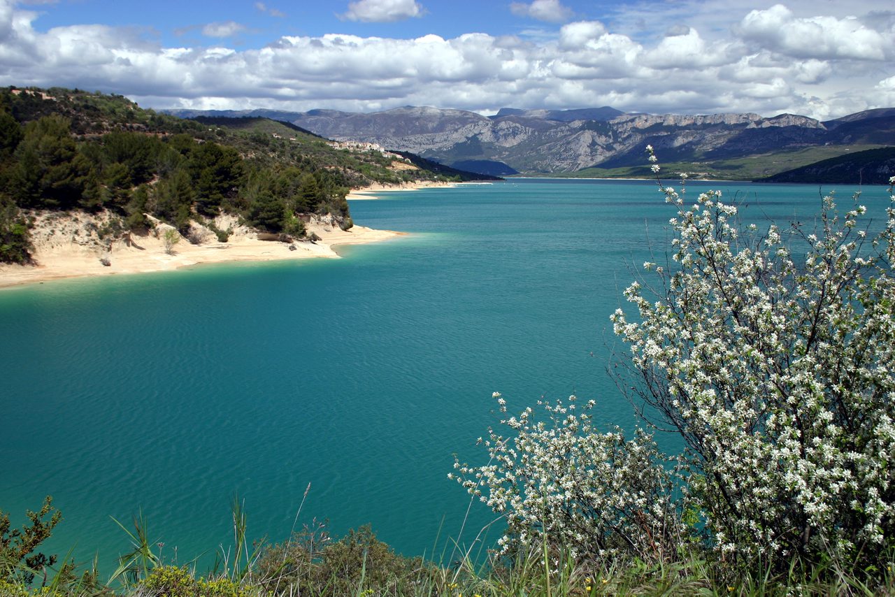 lac de sainte croix image