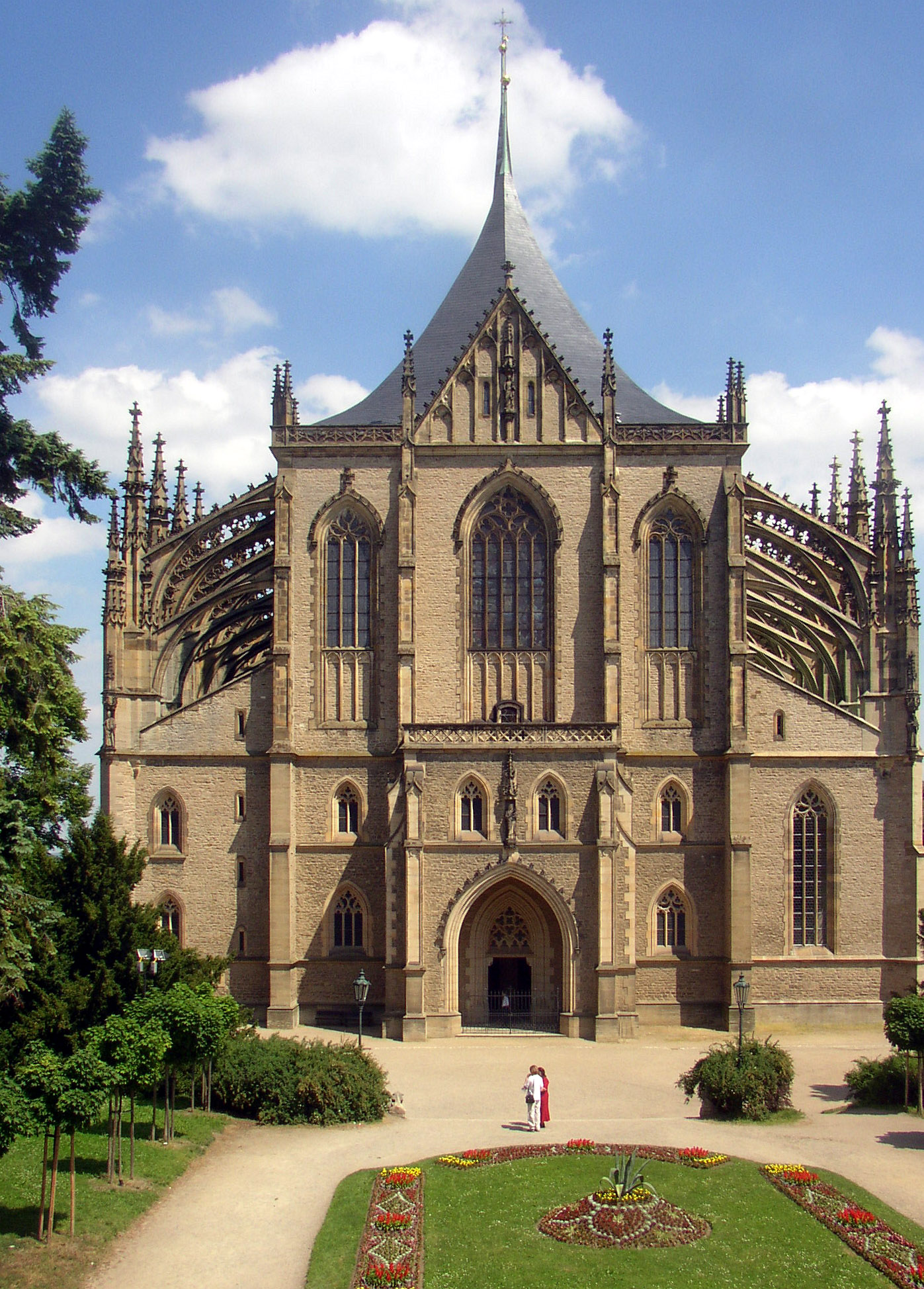 Kutna_Hora_CZ_St_Barbara_Cathedral_front