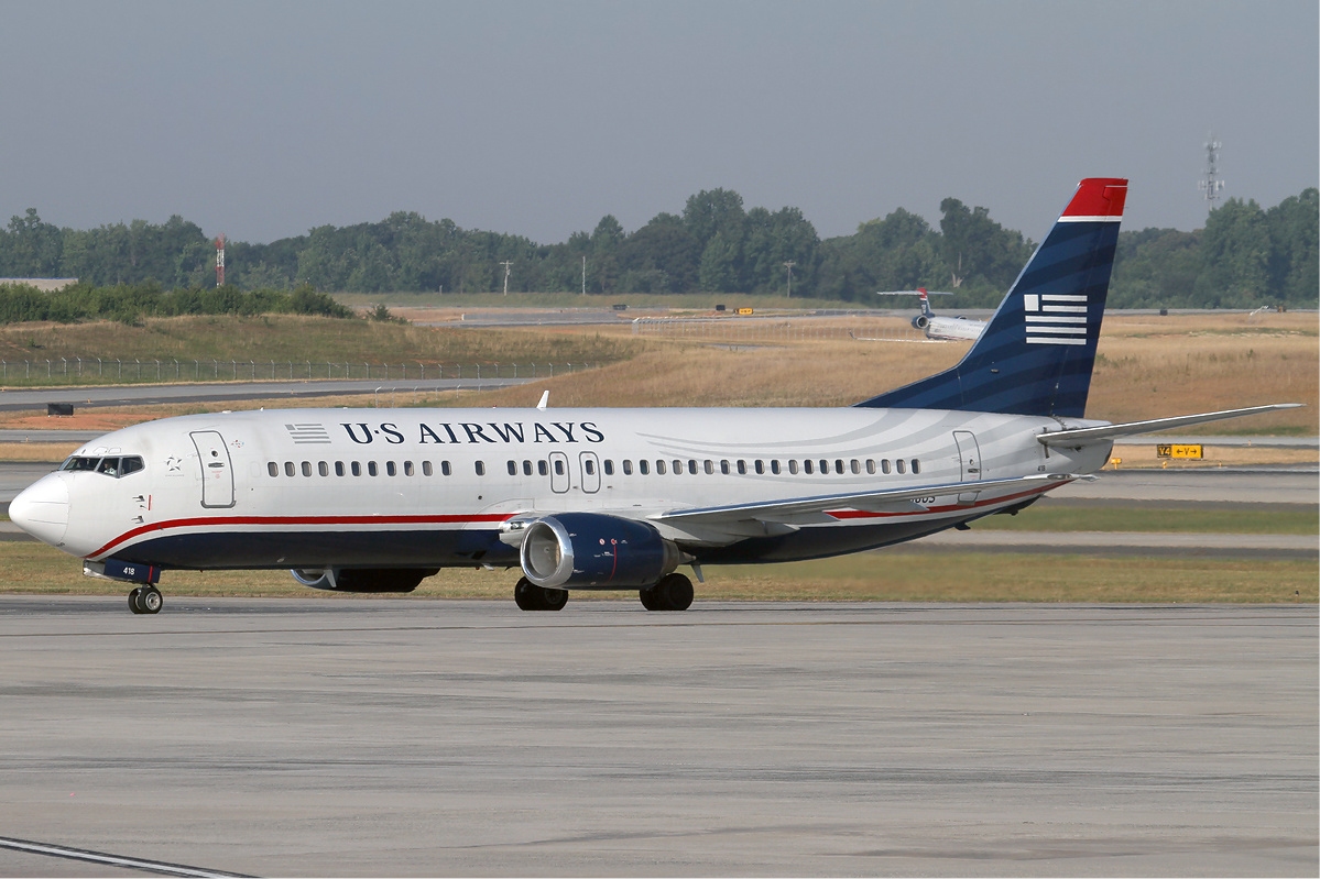 http://upload.wikimedia.org/wikipedia/commons/6/6f/US_Airways_Boeing_737-400_KvW.jpg