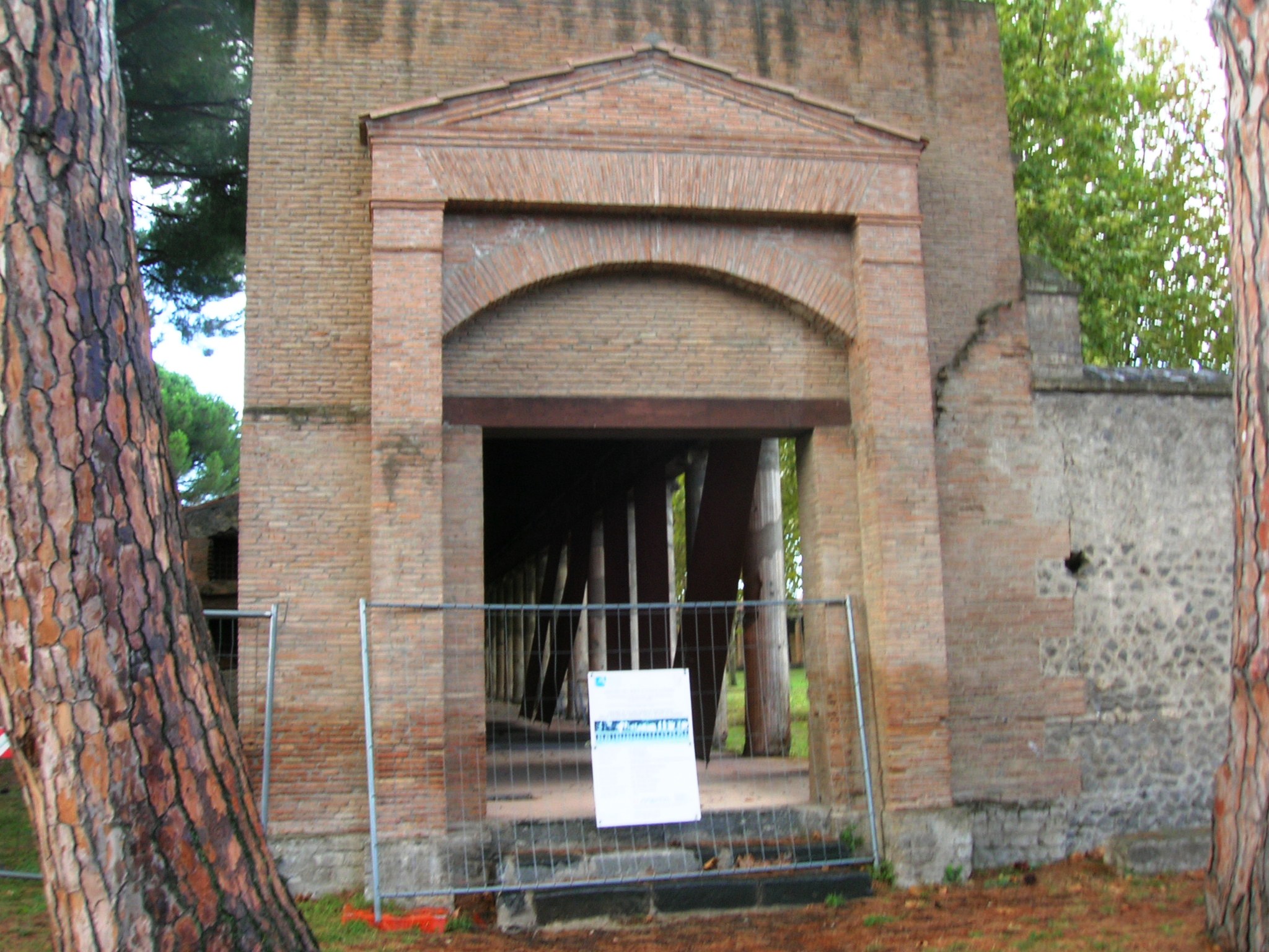 File:Palestra Grande 8.JPG - Wikimedia Commons