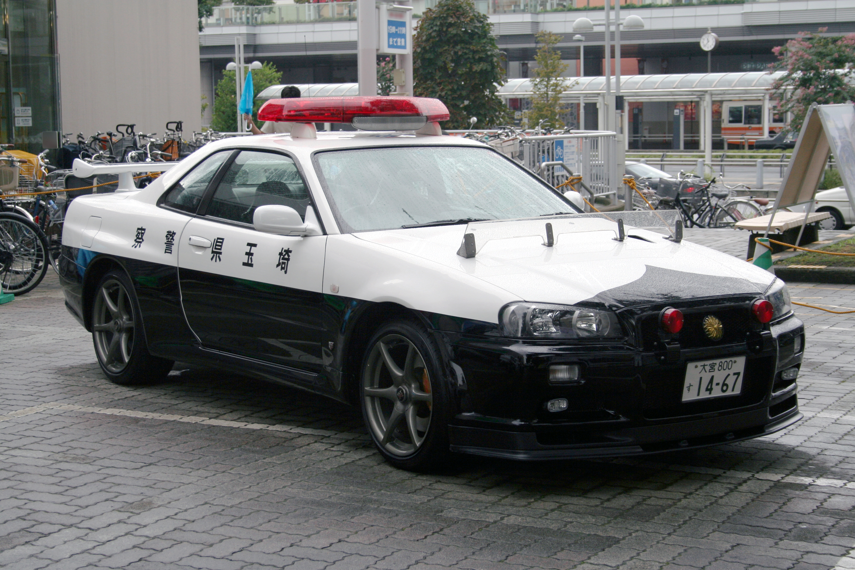 File:Japanese NISSAN SkylineR34 GTR police car.jpg - Wikipedia, the ...