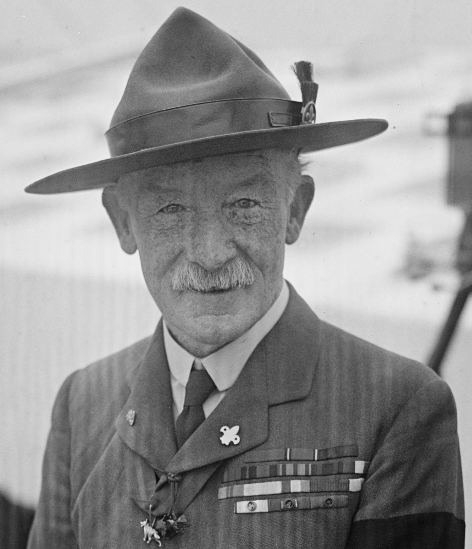 http://upload.wikimedia.org/wikipedia/commons/7/72/Baden-Powell_ggbain-39190_(cropped).png