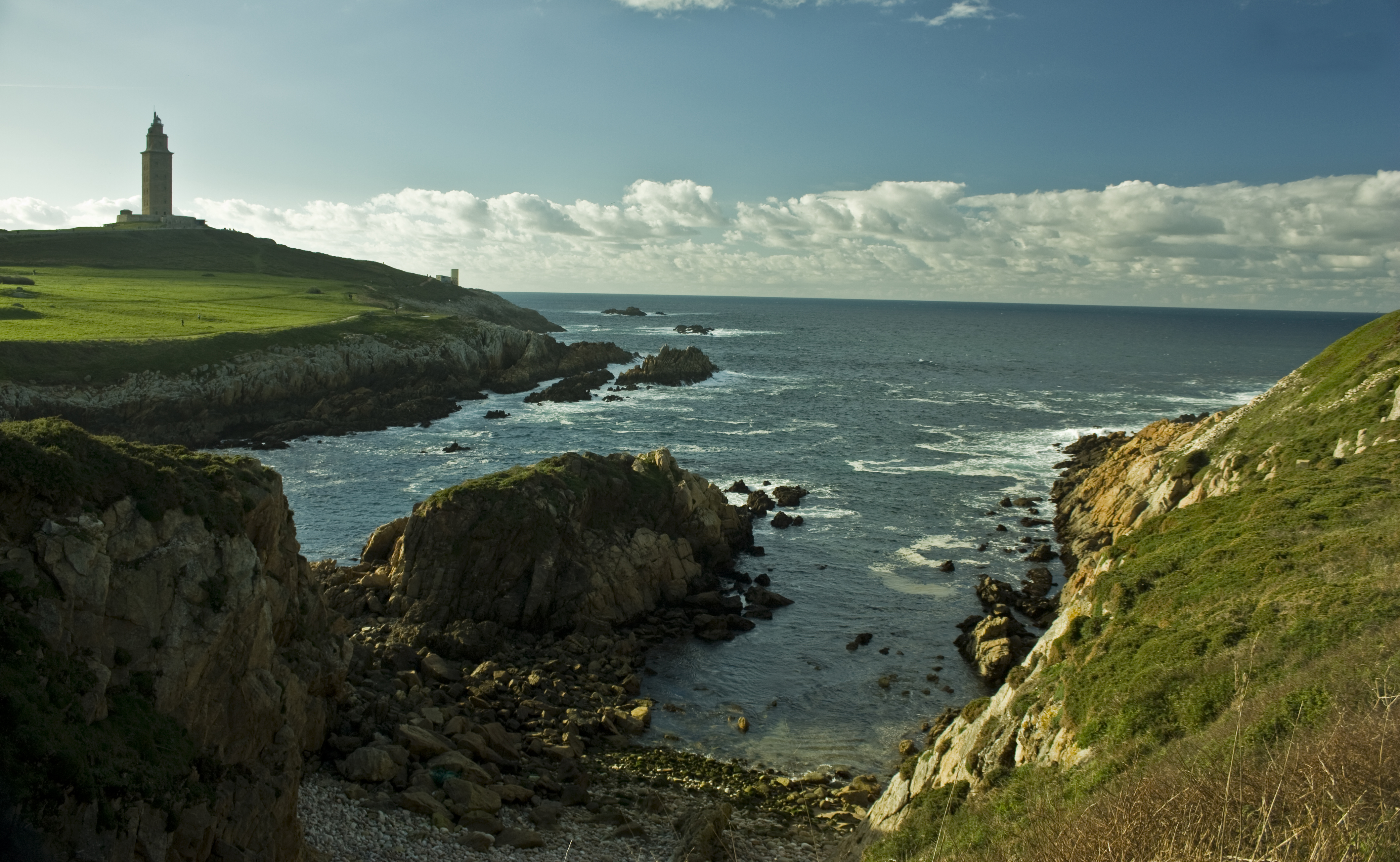 File:Coruña, Torre de Hércules, Galiza.jpg - Wikimedia Commons