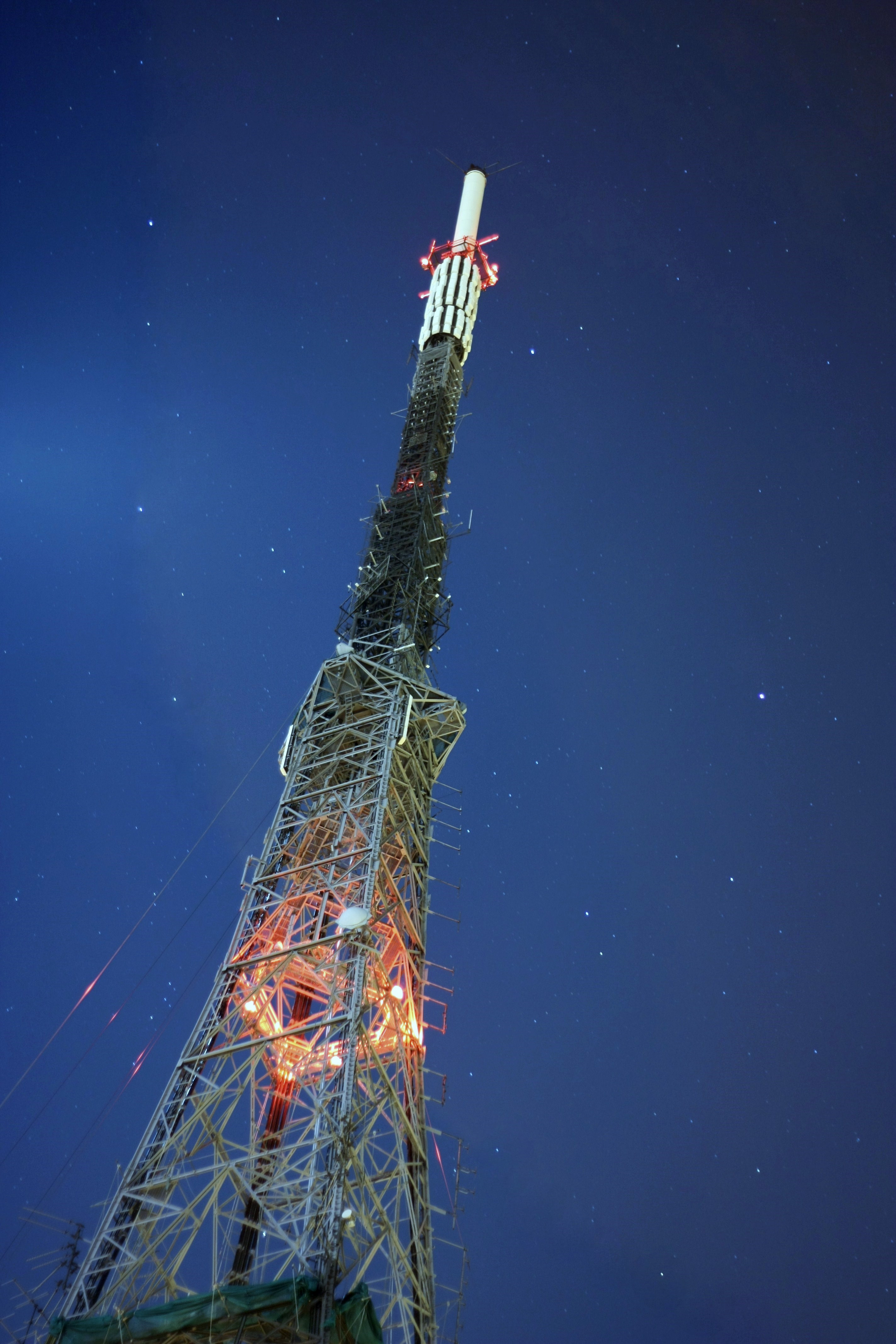 Crystal_Palace_Transmitting_Station_at_Night.jpg