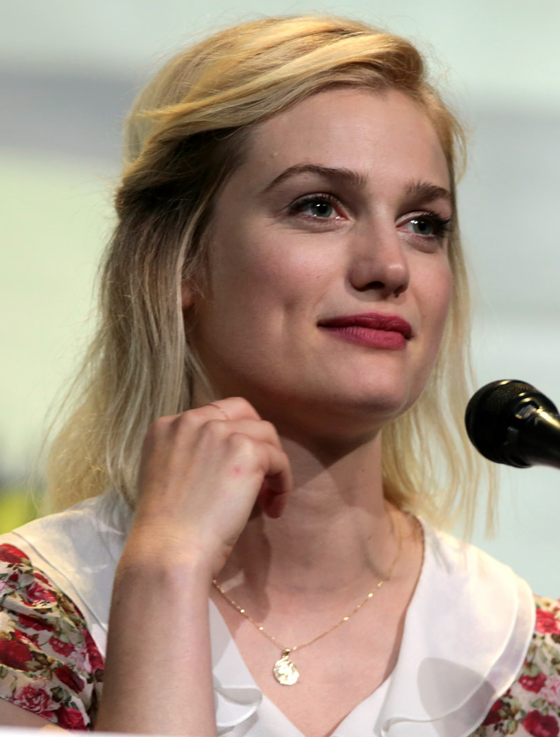 Die 39 Jahre alte 168 cm große Alison Sudol im 2024 Foto