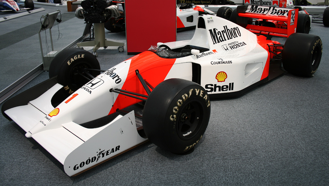 McLaren_MP4-7_left_Honda_Collection_Hall