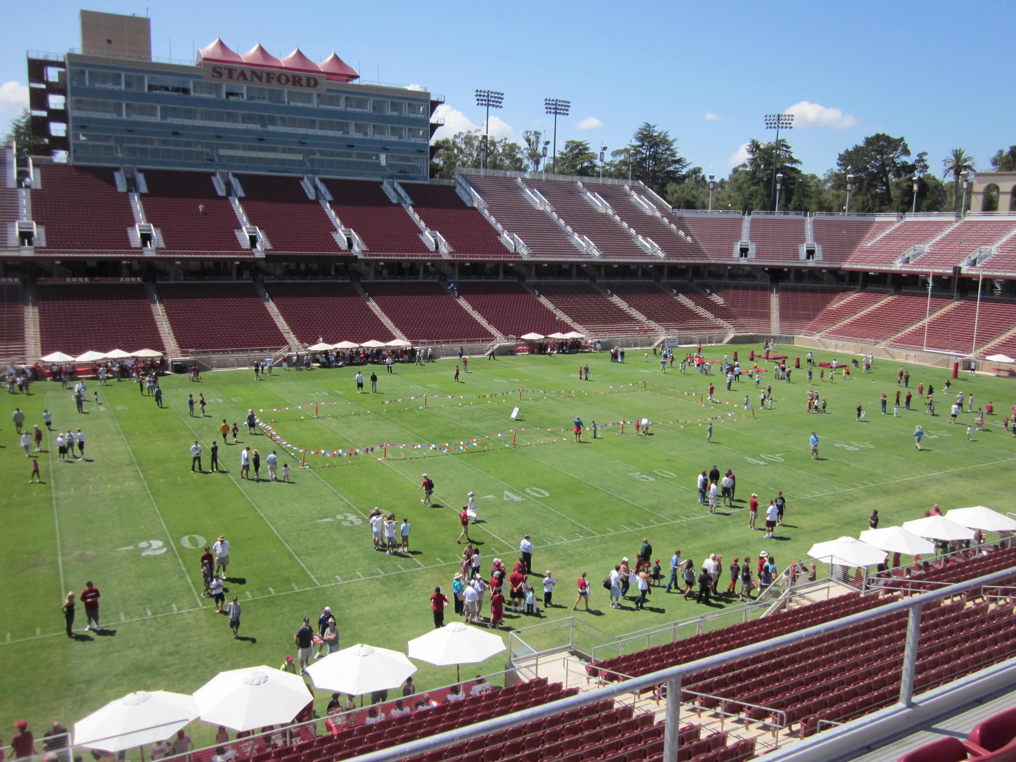 Stanford_Stadium_field_6.JPG