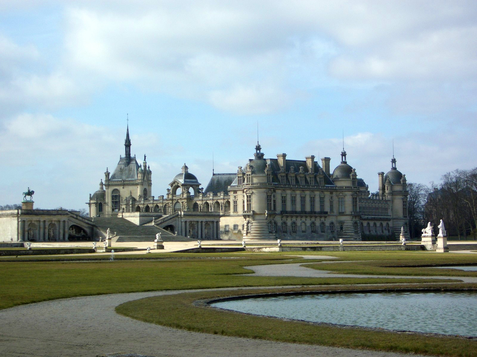 File:Chateau de Chantilly