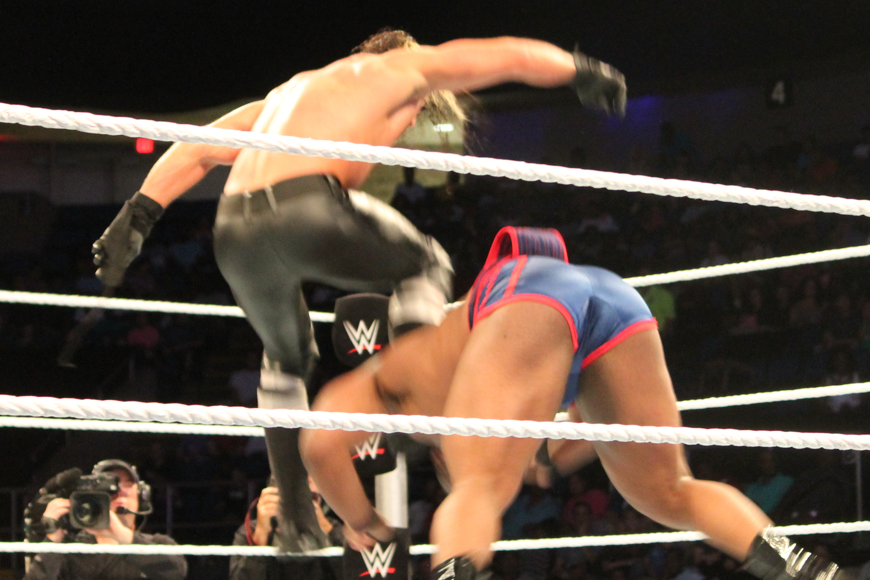 Wrestling backbreaker