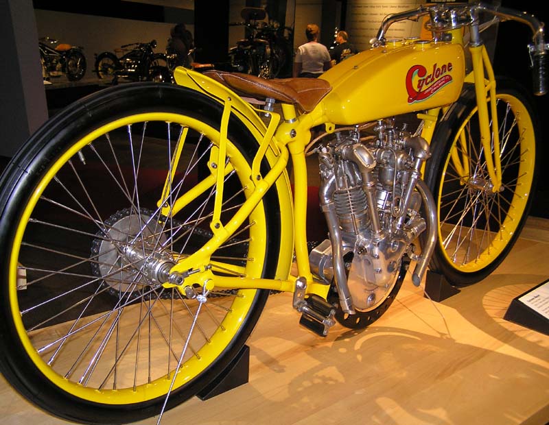 1914_Cyclone_%282%29_-_The_Art_of_the_Motorcycle_-_Memphis.jpg