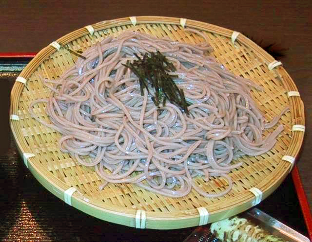 http://upload.wikimedia.org/wikipedia/commons/7/78/ZaruSoba.jpg